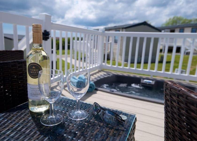 Rosefinch Sleeps 2 Persons-Private Hot Tub-Tranquil Holiday Away From It All Yet Not Far From St Austell- The Holiday Home Has One Bedroom, Living And Dining Area, Equipped Kitchen-Decking-Outdoor Furniture-Fishing Lakes-Non Pet Unit エクステリア 写真